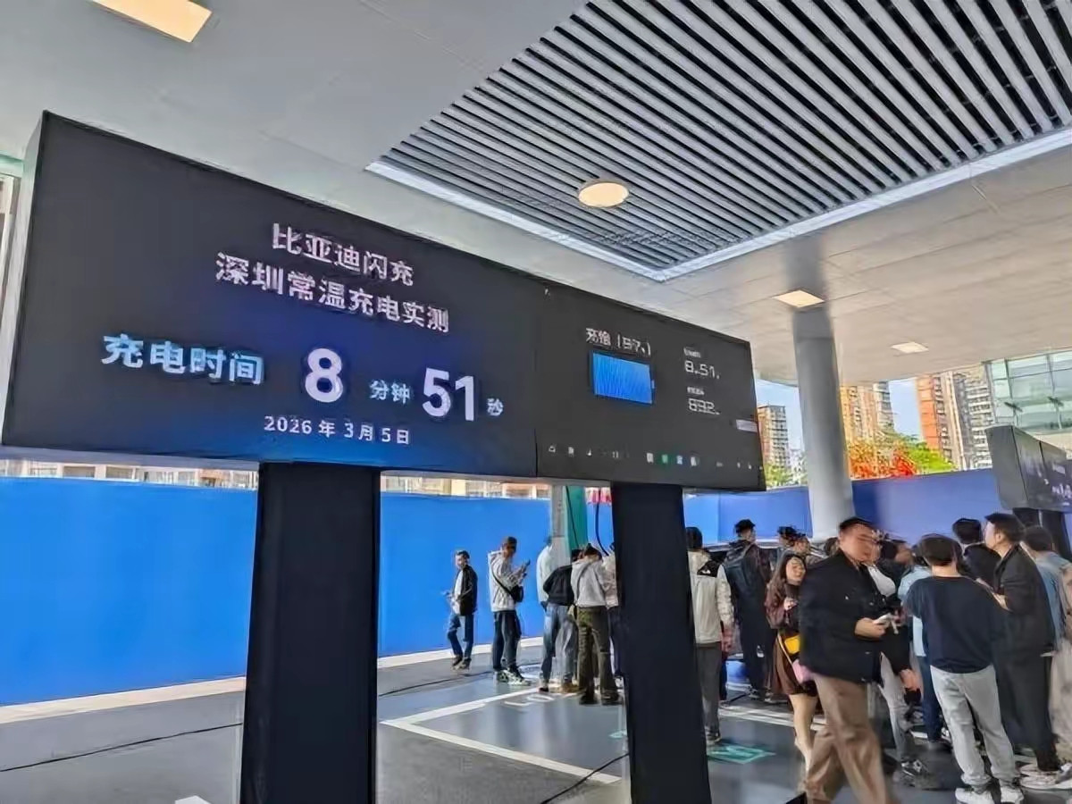 昨天发了篇文章，讲到闪充让电车替代油车的障碍彻底消除