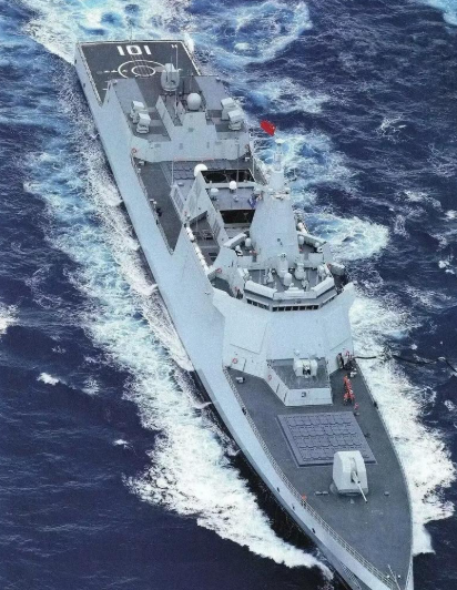 自从有了055大驱，很多人觉得中国海军已经无敌了，连美国都比不了。你要这么想，那