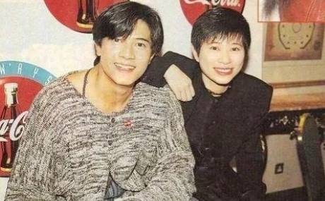 1999年，郭富城来到澳洲开演唱会，气氛正高时，与女伴舞激情互动，演出结束后，这