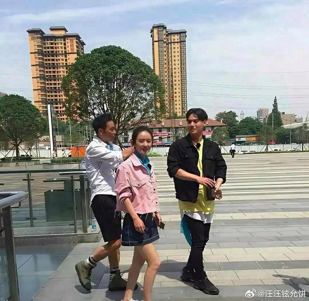 老天呐，突然有点理解冯绍峰了。