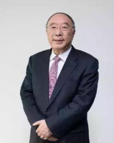 黄某帆“退而不休”，最后一次公开露面应该是在8月份。黄某帆最近非常火，全国瞩目