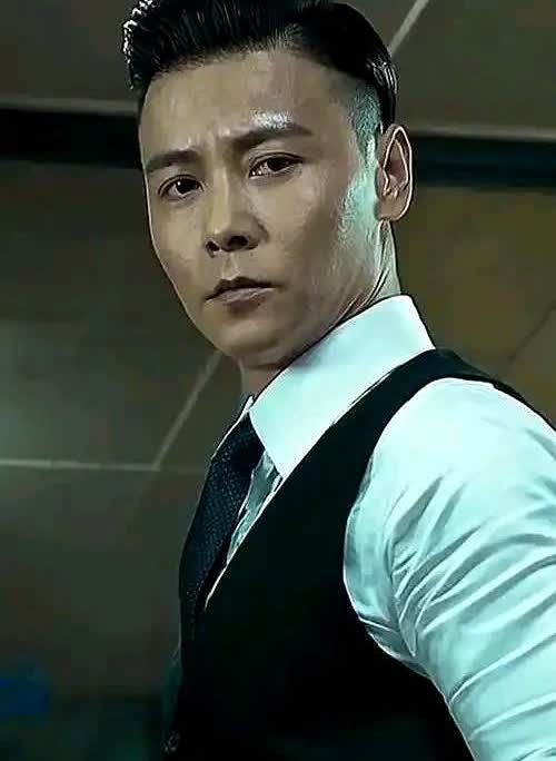 51岁的张晋心脏装支架，功夫底子再硬也挡不住血管堵。他天天练，吃得也清淡
