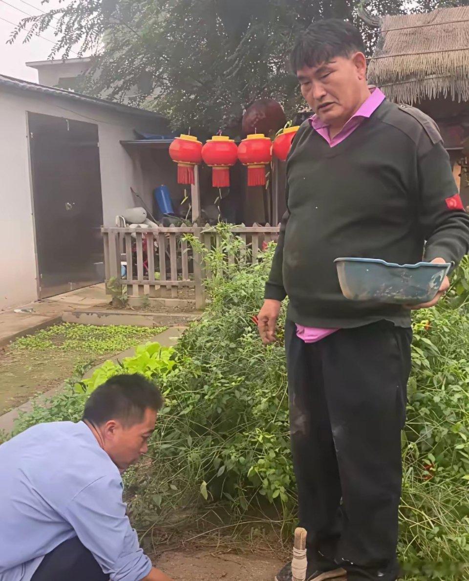 拉面哥跟大衣哥，这么一比还是有差距​​​