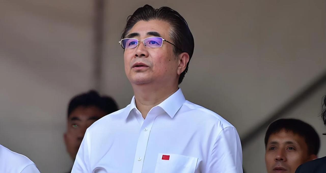 国足赞助商连夜撤退球迷用钱包投票足协慌了神最近这事儿闹得挺大。男足踢得太差还