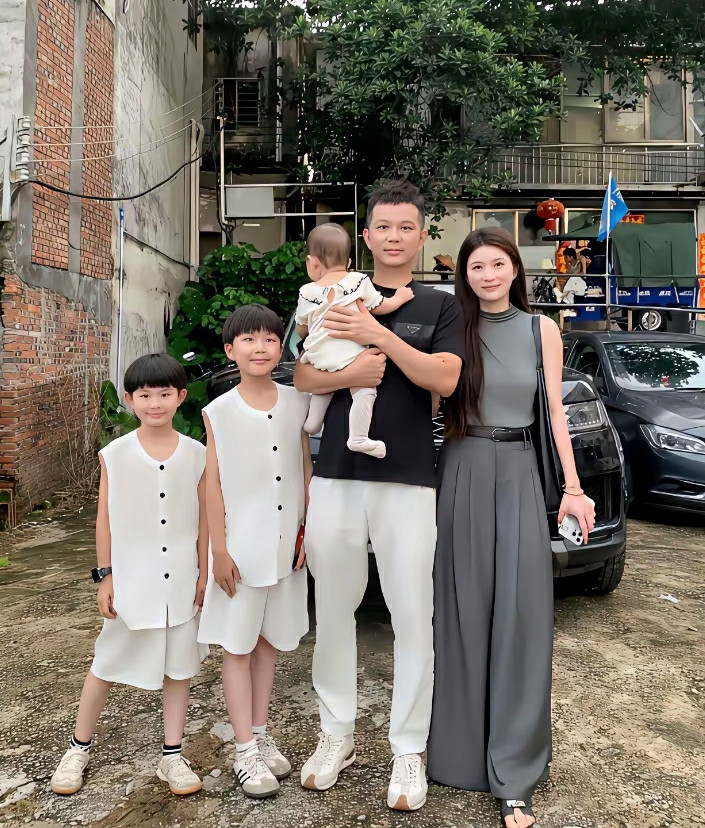 娶到这样的老婆想不富都难。