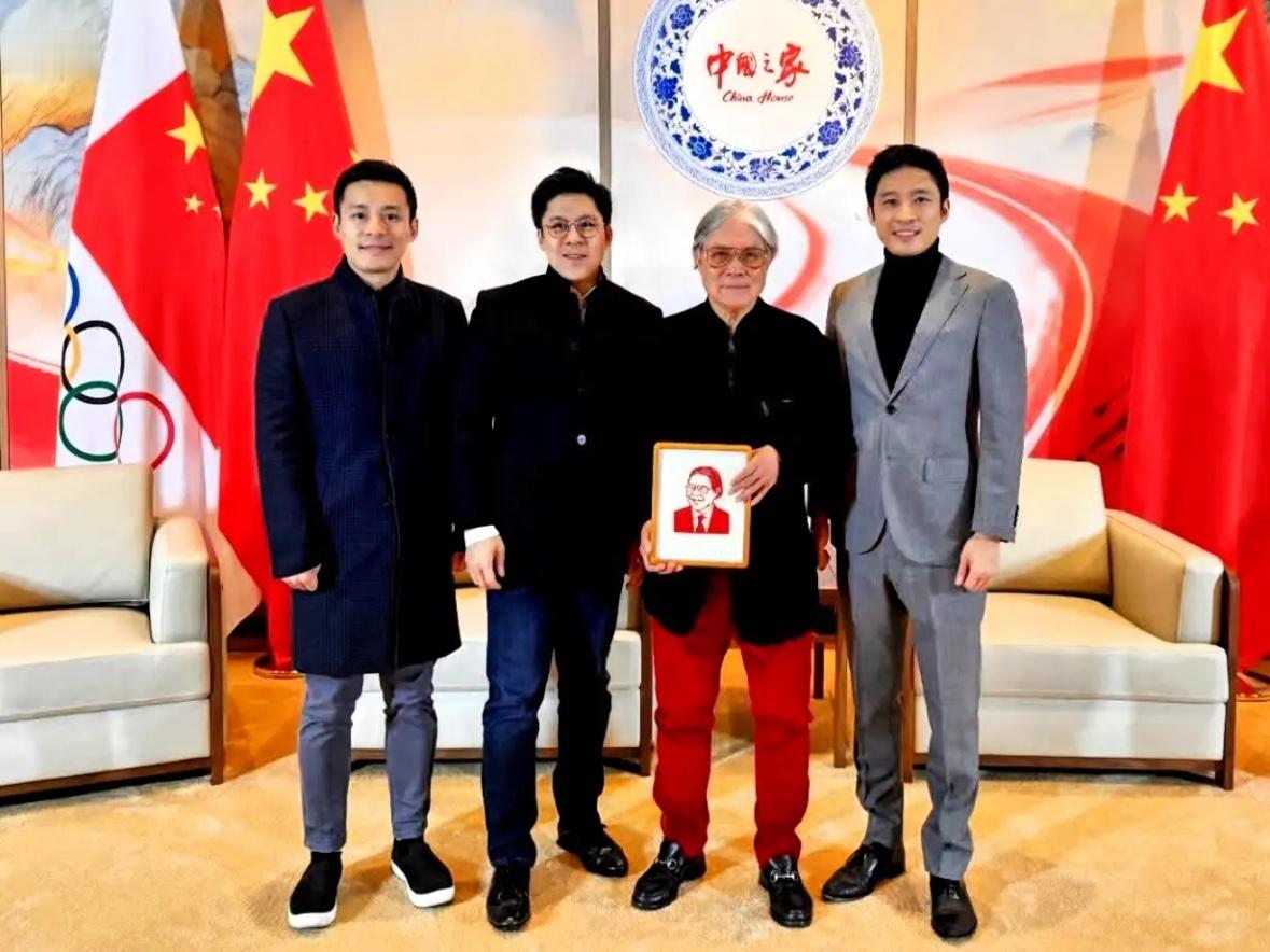 霍家三兄弟到米兰为爸爸庆祝80岁生日，霍震霆好福气，孩子这么孝顺！有一说一，这三