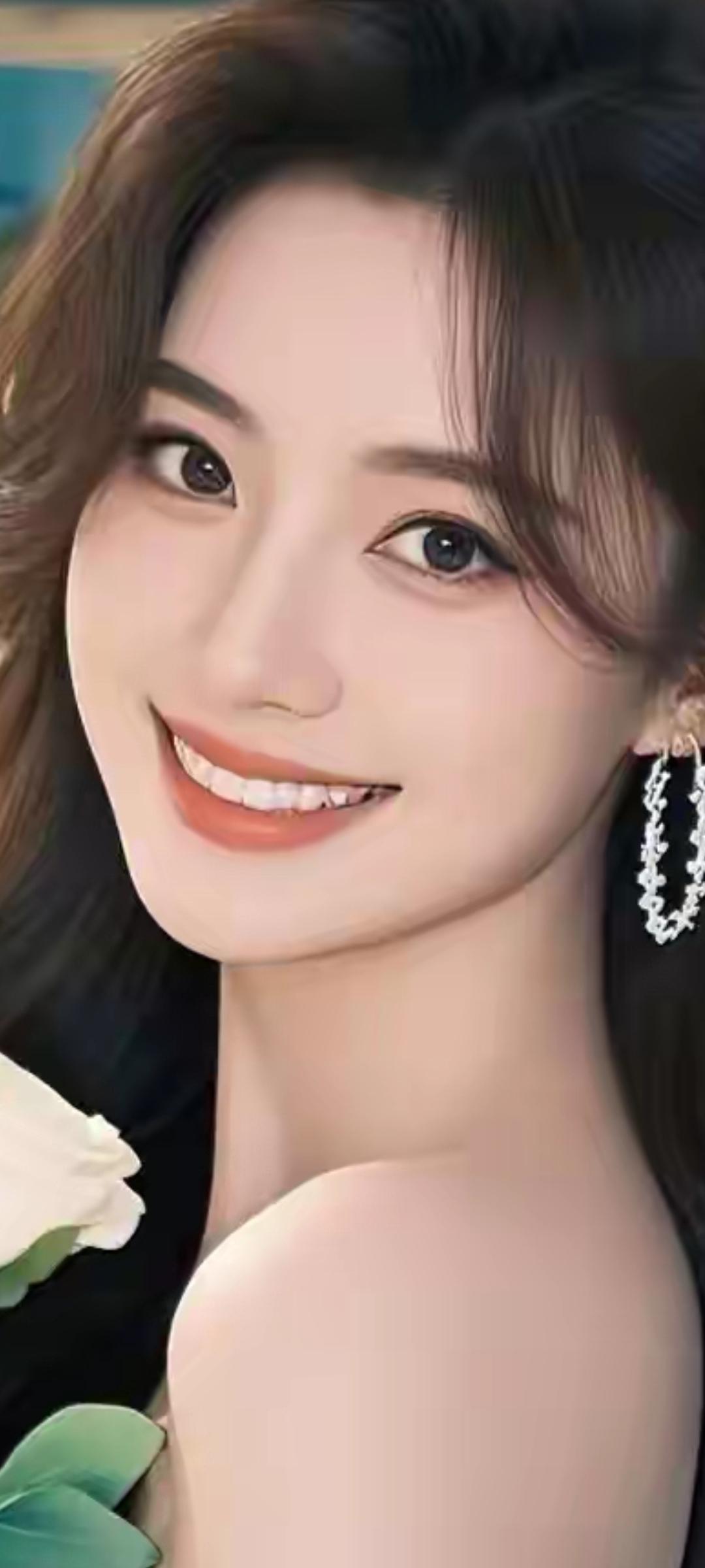 微笑的魅力，优雅的气质，一束白玫瑰的陪伴，散发着自然的美。