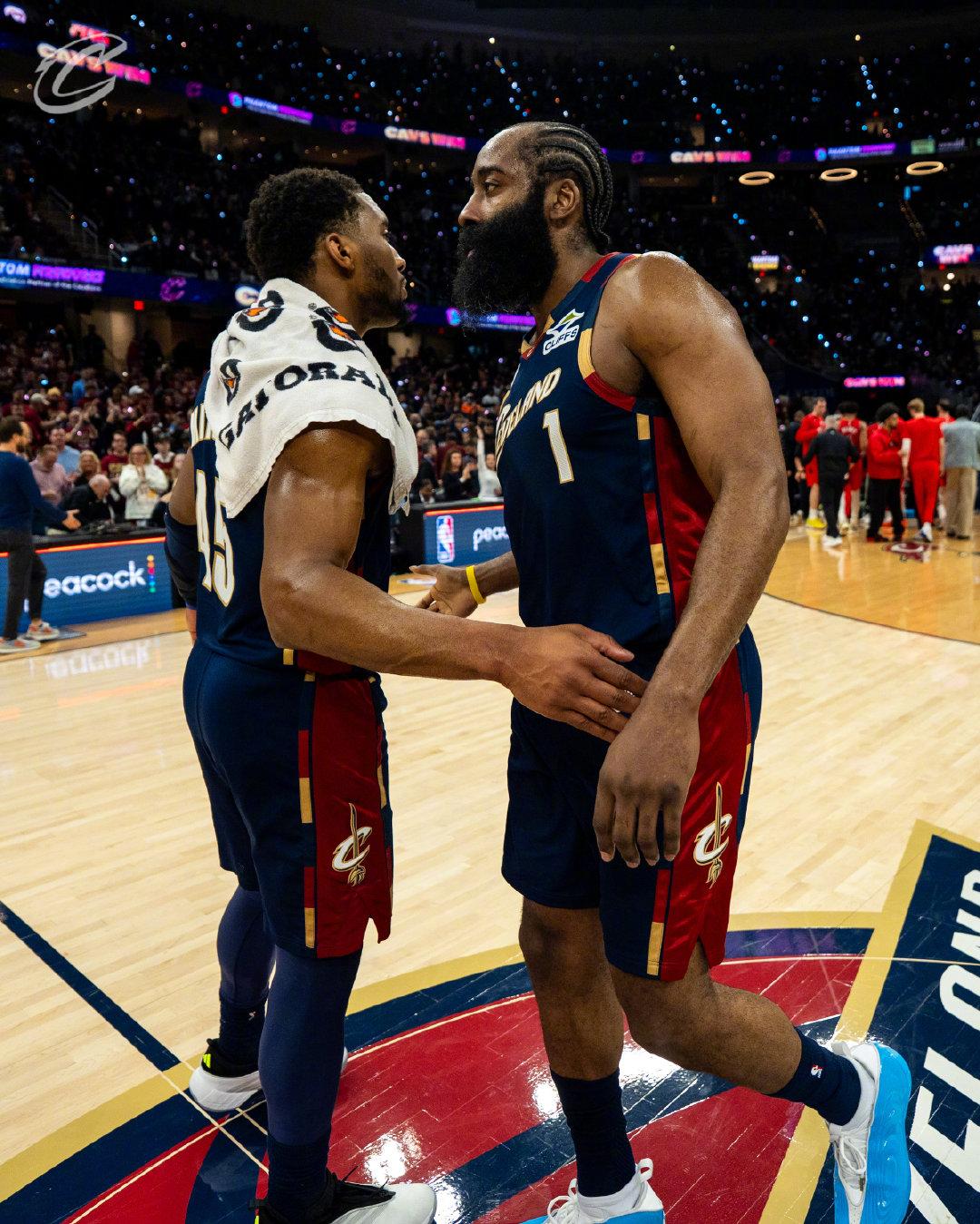 之前我还有点可惜，哈登没来火箭队，自从老范赛季报销，一直就缺个能控场的后卫，哈登