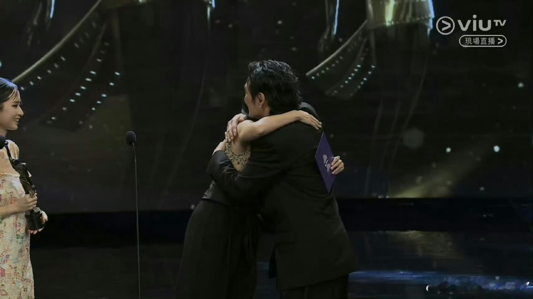 杜德伟金像奖最佳男配角恭喜杜德伟拿下金像奖最佳男配！一下想起第八号当铺，要是真有