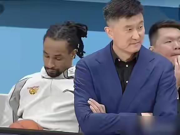 今晚的CBA可是有看头上海对广东。广东在补强，季后赛在即，很想赢下这场关键比赛