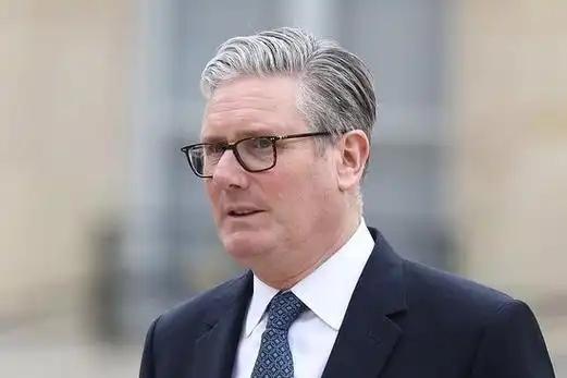 英国政坛炸锅！高官被秒辞，首相演怒戏，背后藏着三重谎言？英国唐宁街再现惊天闹