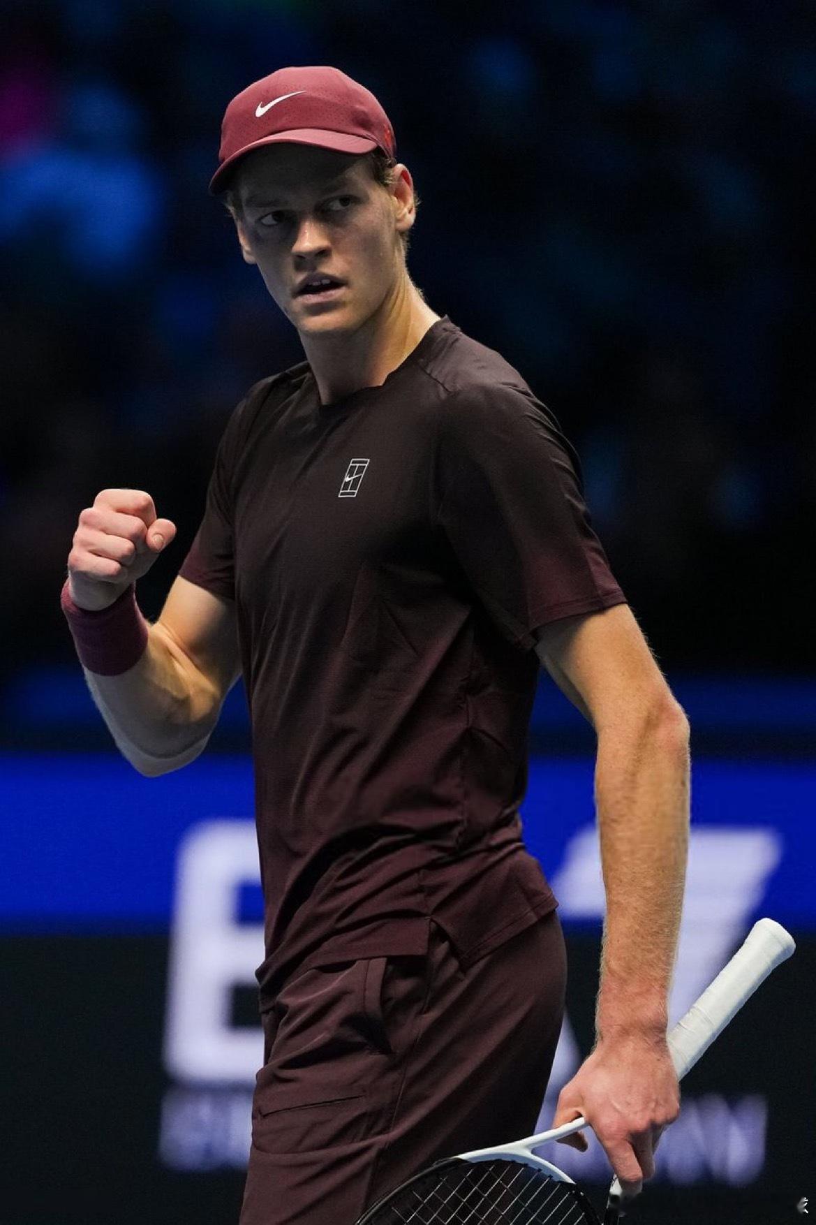 辛纳的2025赛季：澳大利亚公开赛冠军。🏆罗马决赛。🥈法网决赛选手。