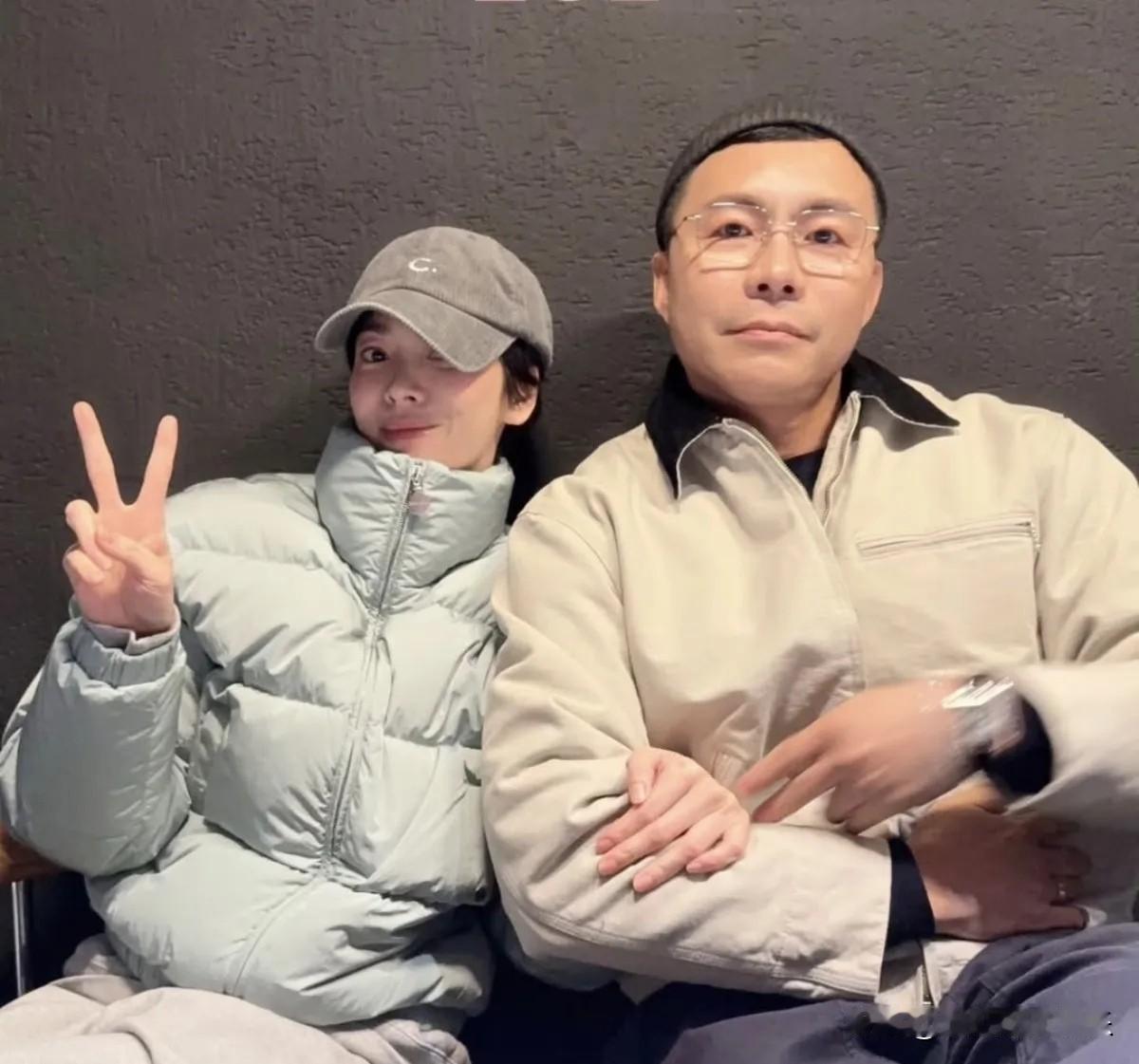 宋慧乔近照撞脸华晨宇，我发现女人的发型很重要，长发飘飘的宋慧乔看起来温柔淑女，剪