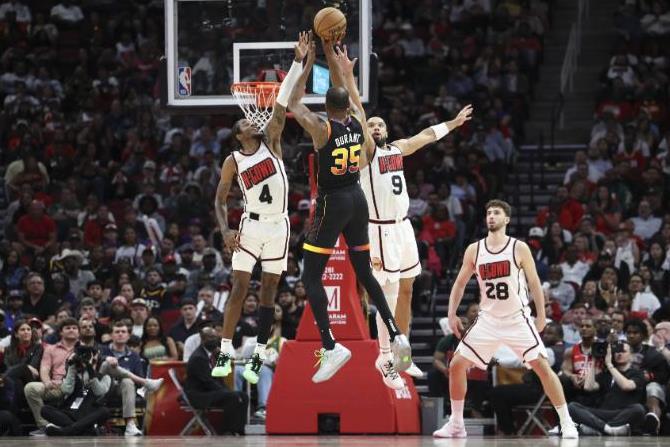 火箭连格林都不想出了吗？根据TheAthletic记者KellyIko在播