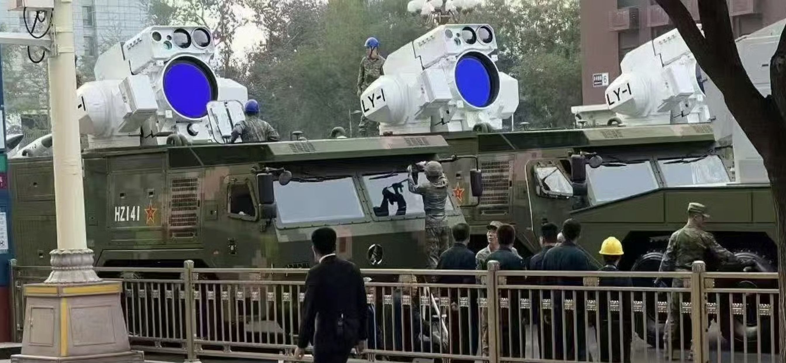 全球激光武器，东大说第二没人能第一，不要看某些国家秀，在我东大面前纯班门弄斧尔。