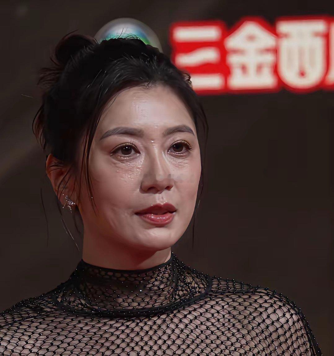 以前不懂曹操，现在理解曹操原来一个男人需要的不是一个小女生而是一个女人，会照顾人