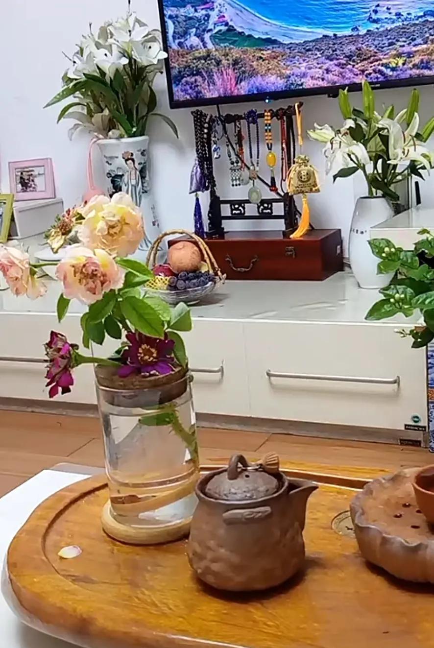 柴桑大姐在直播间发了一段别人给他的A4纸！上面记录着：许妈打给我的电话，当时