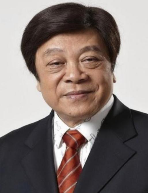 2020年，赵忠祥去世前，故意支开老婆孩子，将倪萍叫到跟前：“妹子，哥有5亿遗产