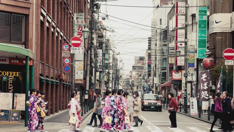 从历史的角度分析一下,日本为什么能从房地产泡沫里面走出来!