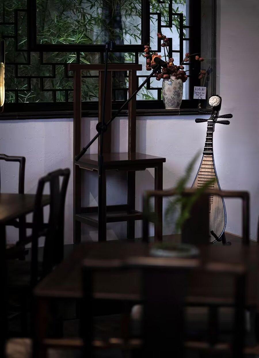 一段非常现实的话：“人到晚年，不必焦虑老了怎么办，病了怎么办，谁来伺候你，因为谁