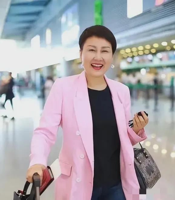1996年，张凯丽听闻婆婆要来住，大手一挥，想着单独给婆婆买个房，谁知，丈夫却坚