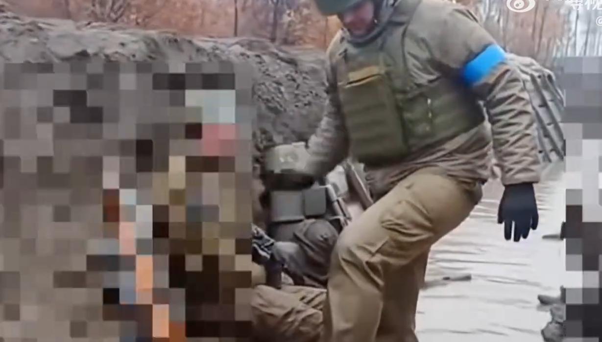 俄乌战场的战壕都成了水渠了！内别尔哥罗德水库的水坝被炸毁，泛滥的洪水流入乌克兰