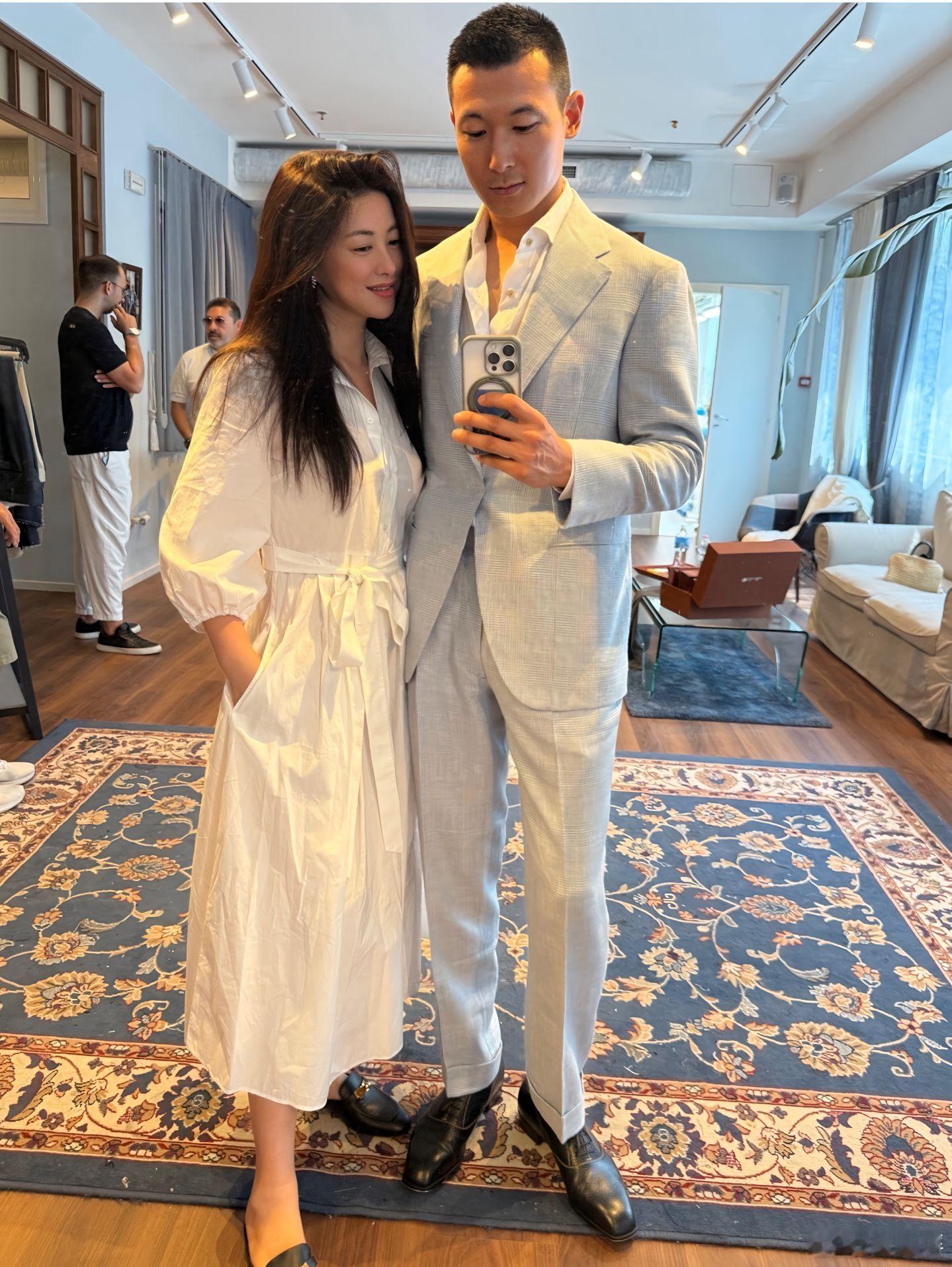 朱珠和老公喝下午茶！穿搭时髦自带高级感，这气场普通人赶不上，