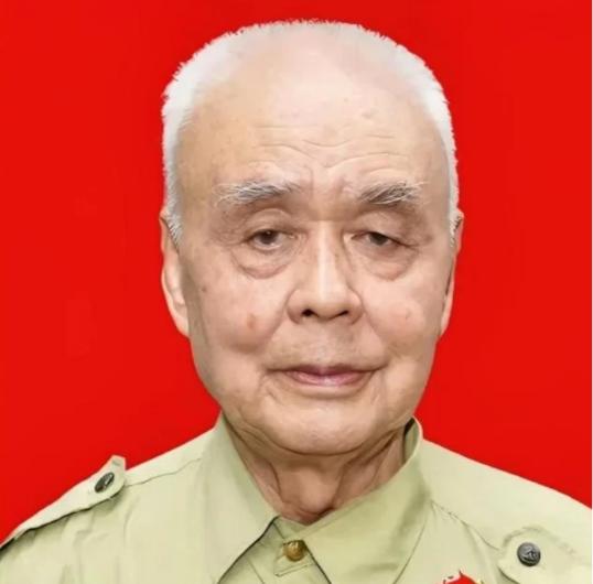 上甘岭一战，16岁的小战士忽然尿急，竟然在迫击炮上撒了一泡尿。没想到，就是这么一