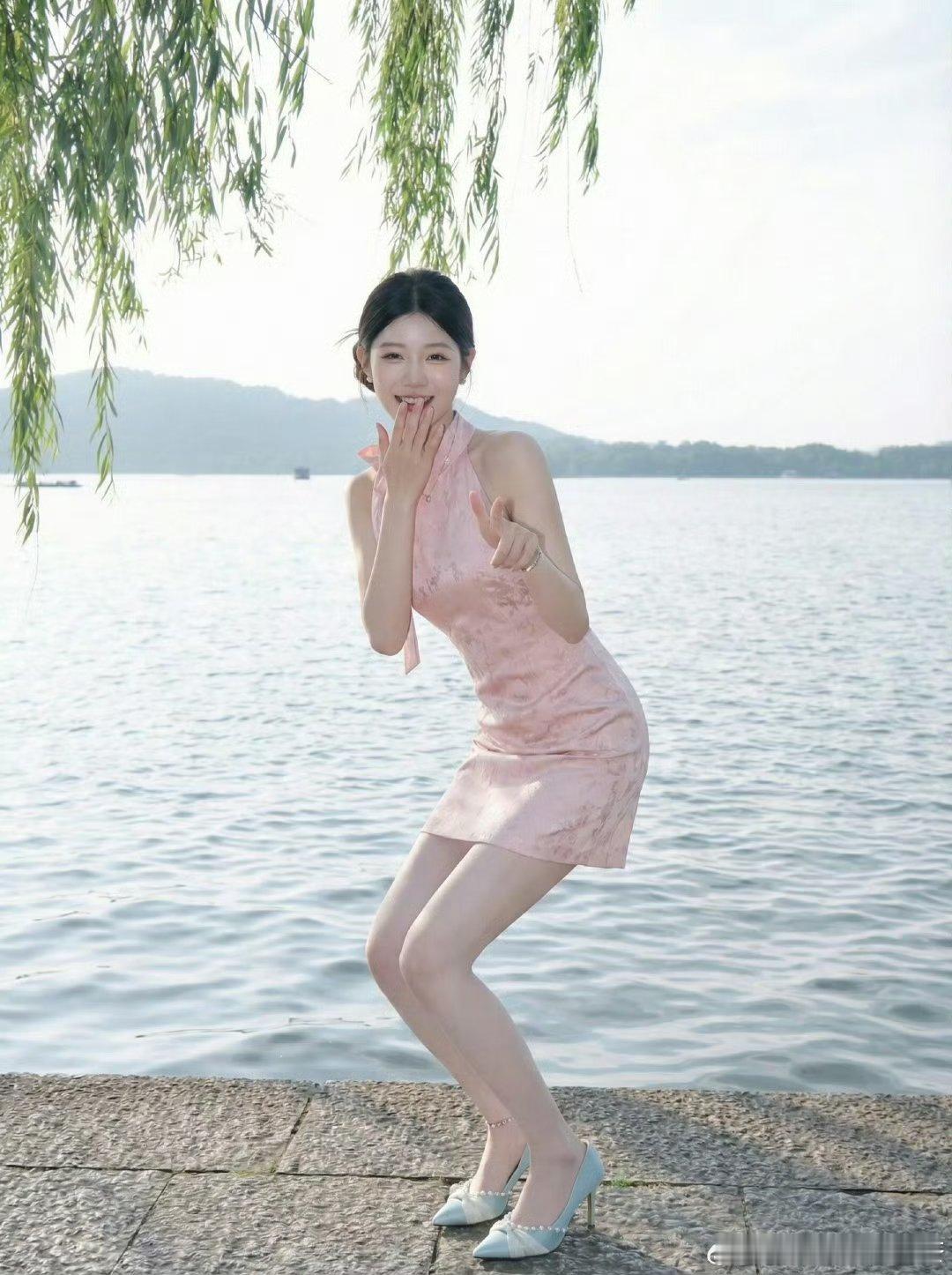 少女写真今天穿什么