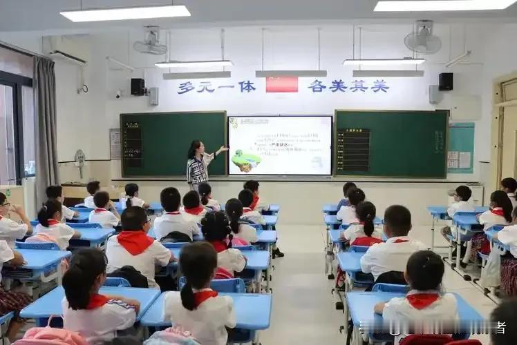 百年名校，也迎来了生源危机高中的一名同学，在一个县城的小学当了近十