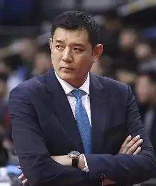 山东篮球界旗帜性人物巩晓彬的励志经历巩晓彬（人称“逍遥王”）的励志，核心是大器