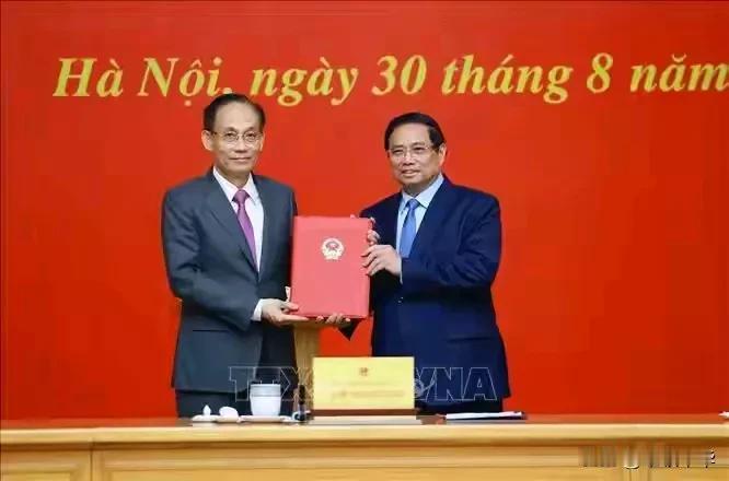 越南再次有重大人事调整，黎怀忠担外交部代部长，此前担中央办公厅主任，由越共中央的