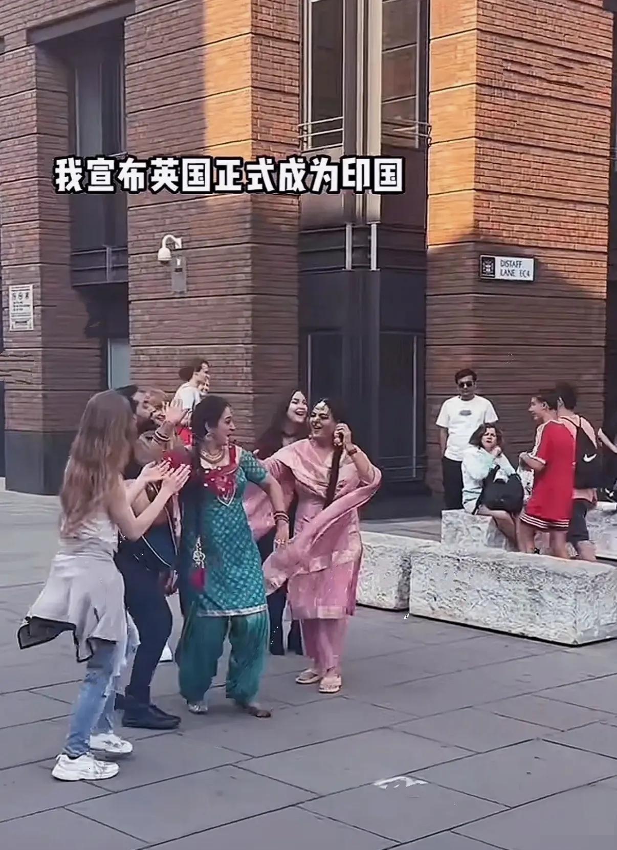 我家楼下有个印度馆子！老板是纯印度人，娶了个中国媳妇一起打理。可邪门了！