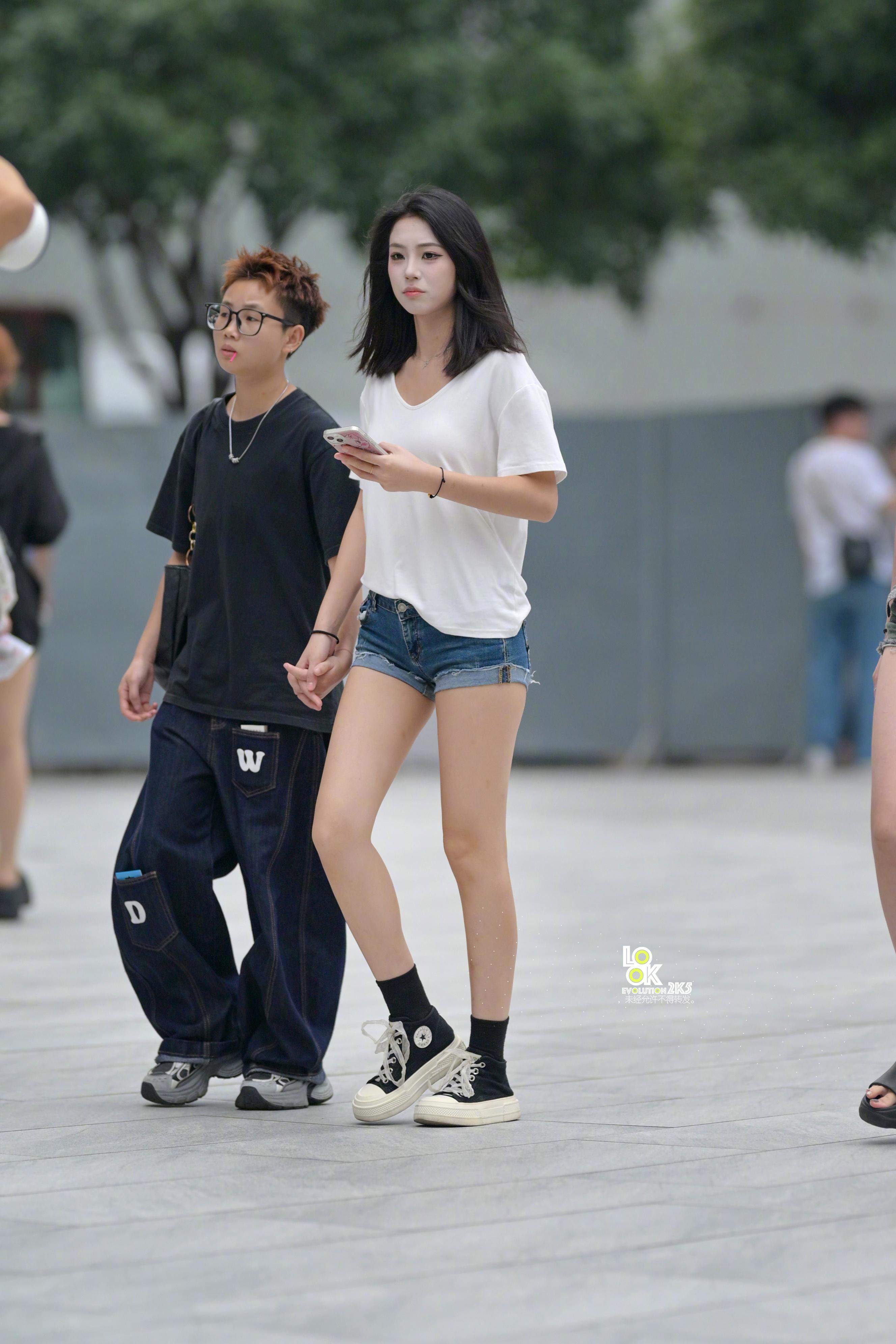 小姐姐好高哦​​​