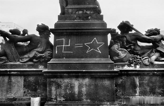 1968年，苏联武装入侵捷克斯洛伐克，控诉