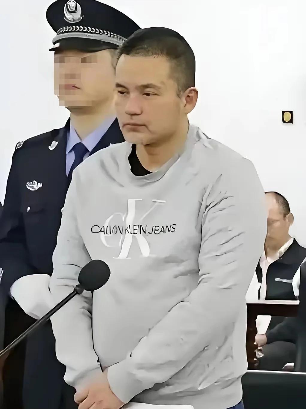 简直就是禽兽，2022年，湖南农民张爱国因直肠癌做了大便改道手术。谁知，他痊愈出