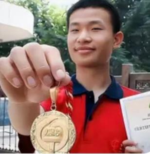 这个让全网为他放下“婚恋焦虑”的新身份，就是北京大学长聘副教授！2026年2月北