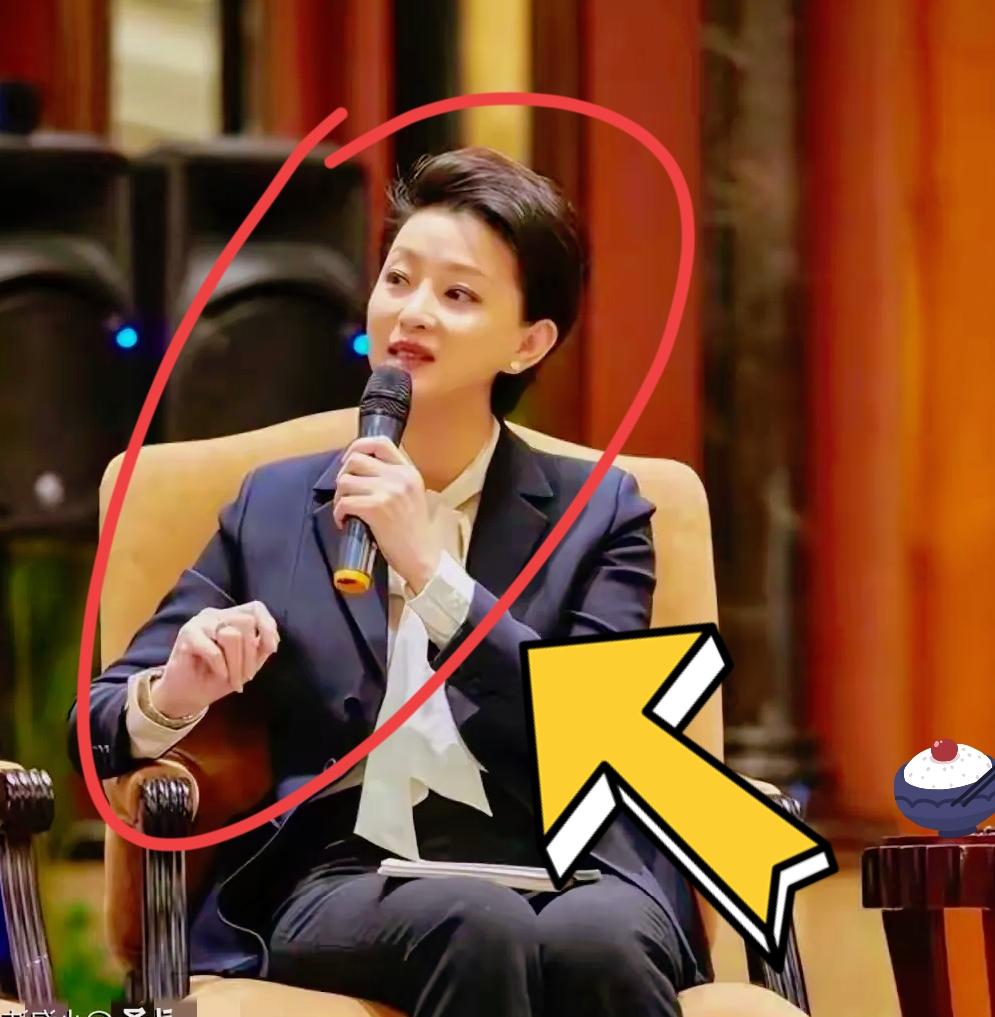 杨澜可能也想不到，他的前夫张一兵，是这么体面又低调的男人，就在两人离婚后，他就与