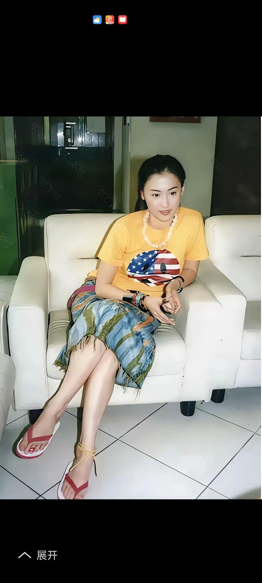 这是18岁的张柏芝，清纯秀丽。