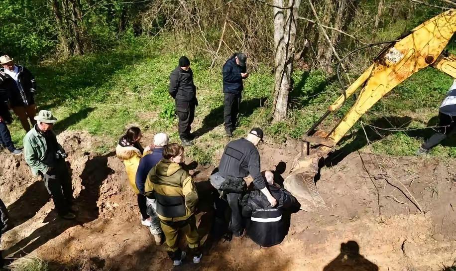 乌克兰沃伦州发现大屠杀集体墓葬就在前几天，乌克兰那边传来个让人心里发紧的消息