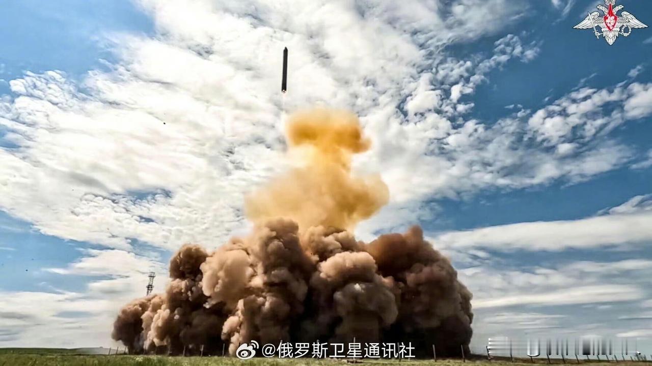 牛逼！俄罗斯这段时间可没闲着，5月12日发射了一枚“萨尔马特”洲际弹道导弹，据悉