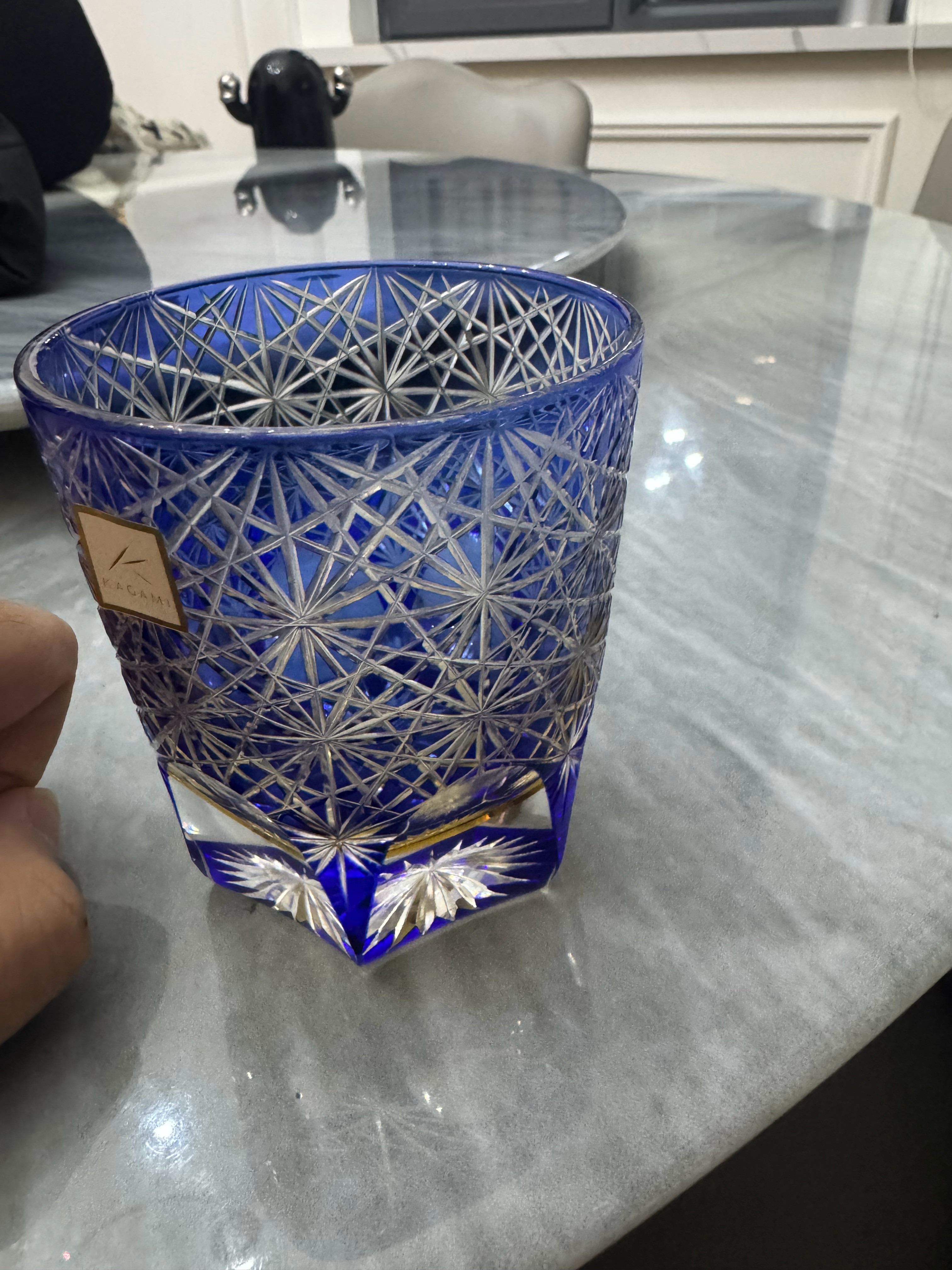 媳妇买了个酒杯，我这一看，还真帅啊。​​​