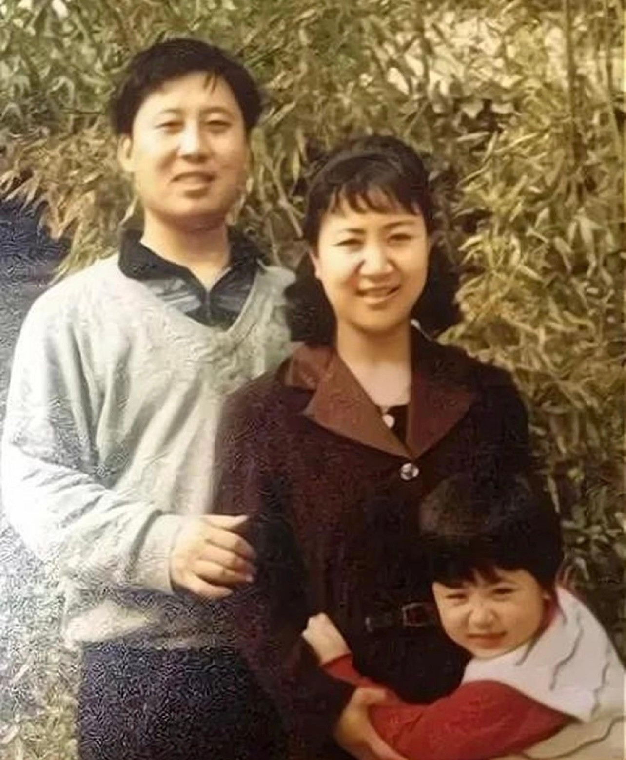 杨紫和妈妈长得太像了