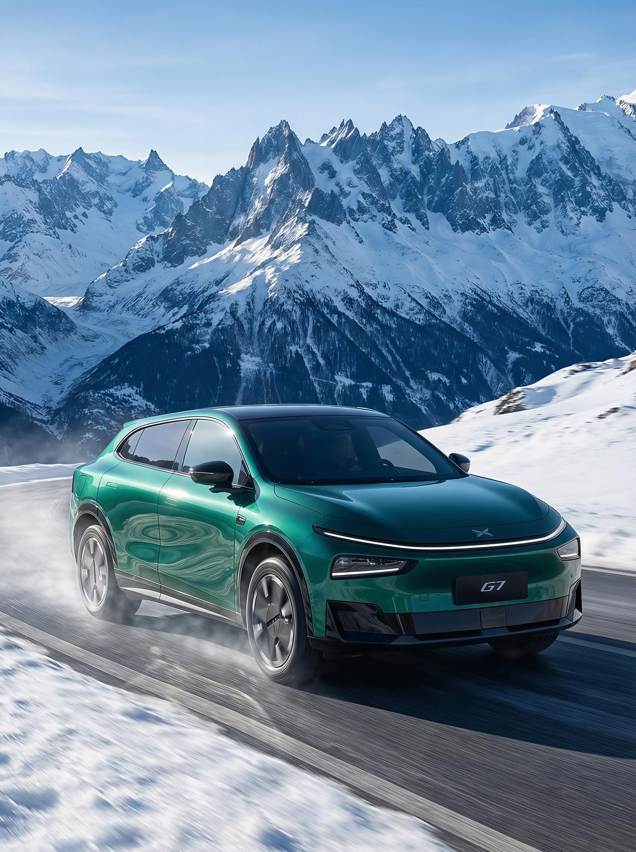 新年新颜色，小鹏G7推出两款马年官方定制改色：翡翠绿、青杉蓝。这两个颜色很有意思