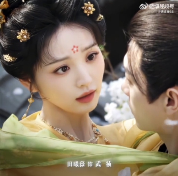 田曦薇喵生镜头《子夜归》里的田曦薇，白天是威风凛凛的县主，夜晚化身为超萌猫公大