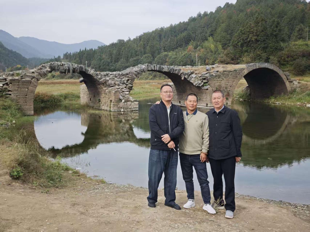 婺源的秋色龙安过两天，有江阴的朋友来婺源玩，他说