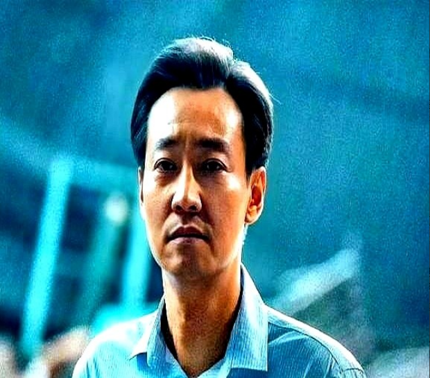 最近有个话题在剧场观众里炸了：辛柏青的戏服里到底藏着多少西湖水？自从朱媛媛离