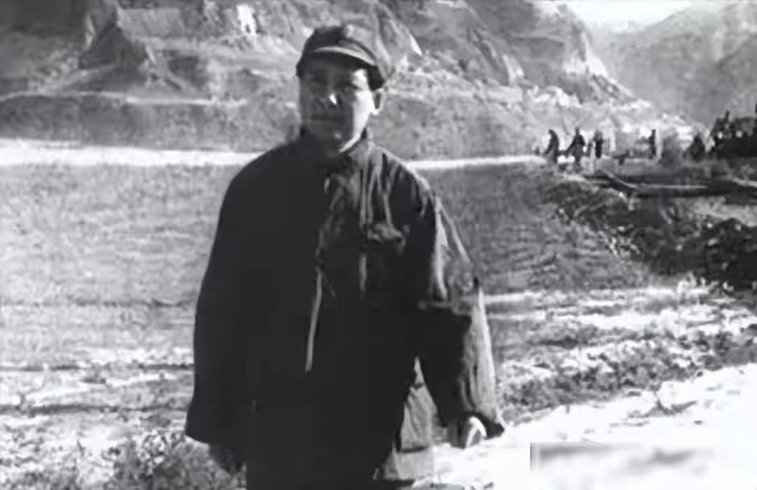 71年钟赤兵在工作中遭冷遇，毛主席大怒：你知道他的腿丢在哪儿吗1971年的北