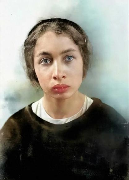 1918年，列宁遭遇刺杀，女刺客卡普兰对着他连开了三枪，很快杀手便被抓捕，而她的