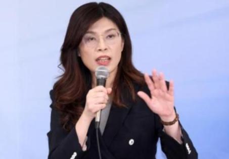 2025年日本地震灾害发生后，国民党主席郑丽文公开向日方捐助赈灾款项，引发全网持